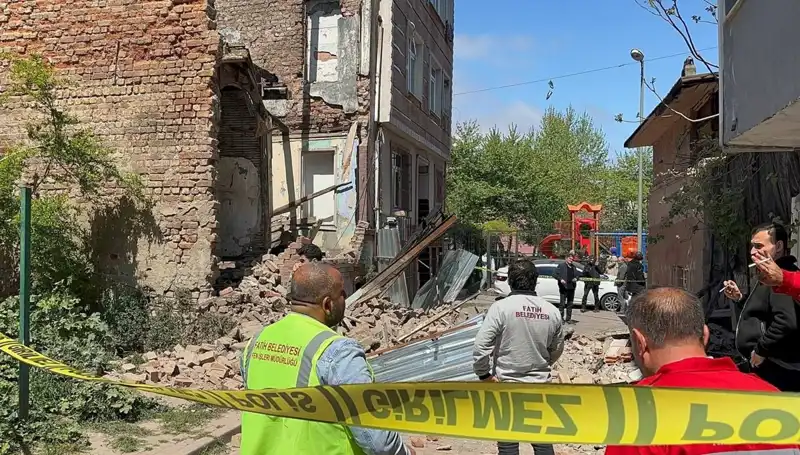 İstanbul Fatih’te Deprem Sonrası Bina Çöktü: Olayın Detayları Ortaya Çıktı