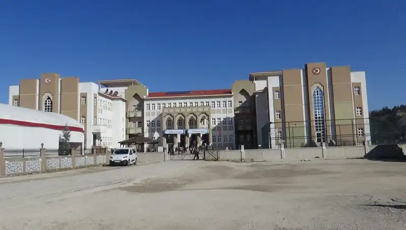 Ortaokulda Öğrencilere Yönelik Şiddet İddiaları Gündeme Oturdu
