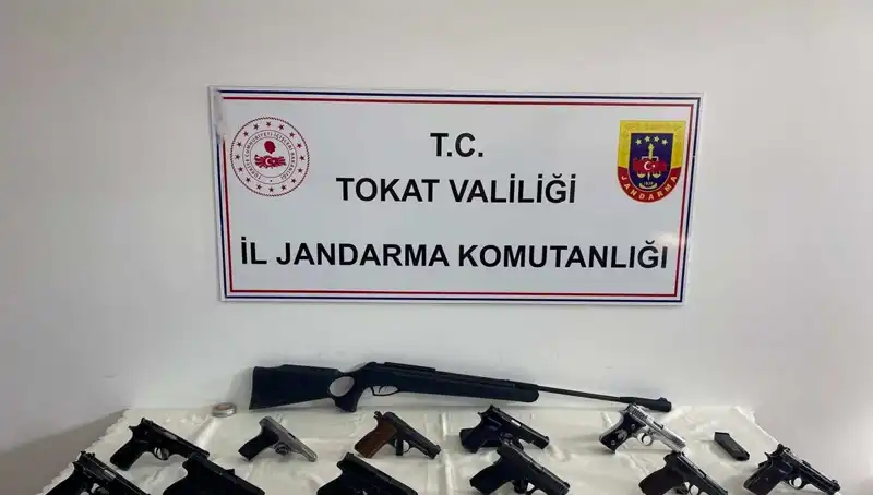 Tokat'ta Kaçak Silah Operasyonu: İki Şahıs Suçüstü Yakalandı