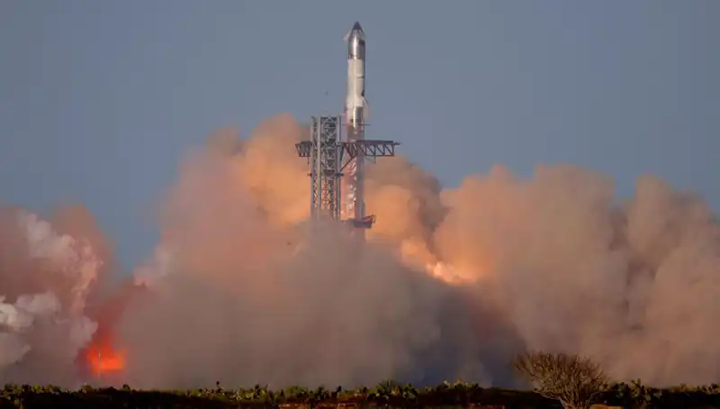 SpaceX, Starship'in 8’inci Uçuş Testinde Uzay Geçmişini Yeniden Yazıyor