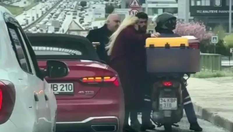 D-100'de Silahlı Tartışma: Motokurye ve Sürücü Arasında Neler Oldu?