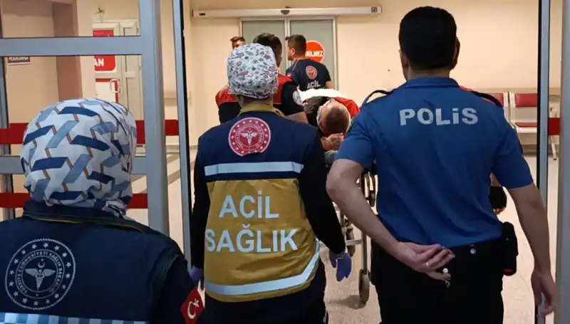 Sürücülerin Dikkatsizliği Kazaya Yol Açtı: İki Yaralı Var