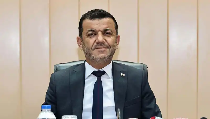 Bülent Nuri Çavuşoğlu: CHP Kurultayı'nın Dinamik Divan Başkanı Kimdir?