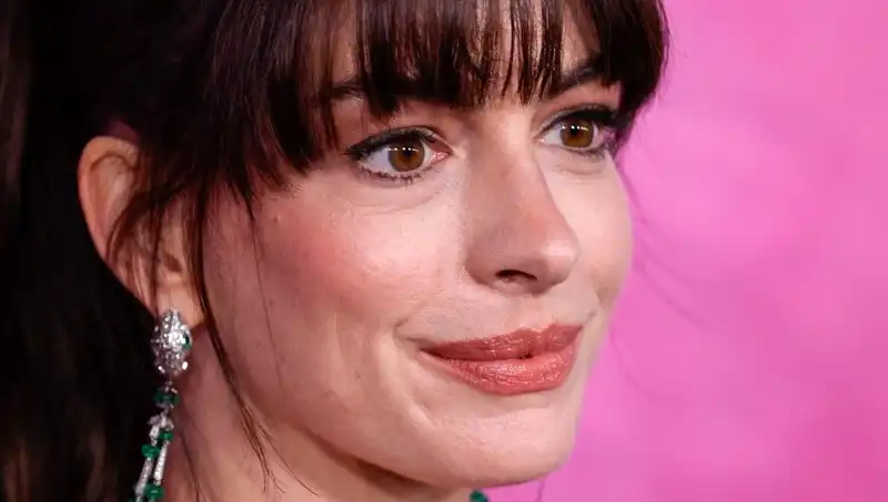 Hollywood'un Karanlık Yüzü: Yüzlere Ölü Deri Enjekte Etmek Neden Fenomen Haline Geldi?
