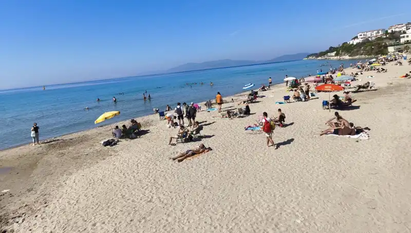 Sıcak Havanın Cazibesi: Plajlar Ziyaretçi Akınına Uğradı