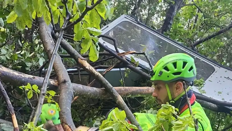 İtalya’da Teleferik Faciası: Çekme Halatı Koptu, 4 Can Gitti