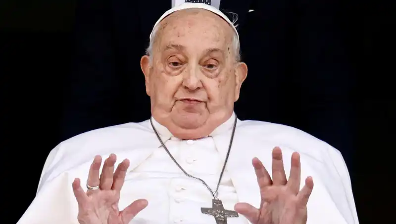 Papa Francis'in Ölümden Dönüşü: "Kendi Kusmuğunda Boğuldum" Açıklaması