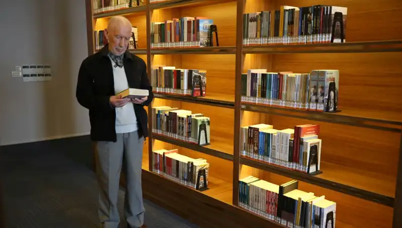 71 Yıllık Okuma Sevdası: 8 Yaşındaki Çocuk, Bugünün Bilgelerin Oldu