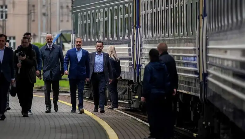 Dışişleri Bakanı Fidan'dan Ukrayna'ya tarihi ziyaret ve sonuçları