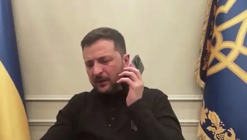 Zelenski'ye Macron'dan Şaşırtan Telefon: "Seni Sonra Arayacağım"