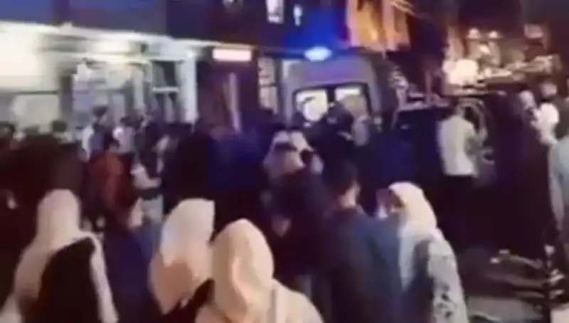 14 Yaşındaki Kader Balkondan Düşerek Ağır Yaralandı!
