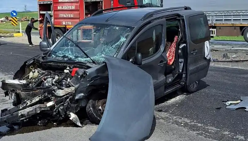 Ankara Yolunda Meydana Gelen Feci Kaza Üç Yaraladı