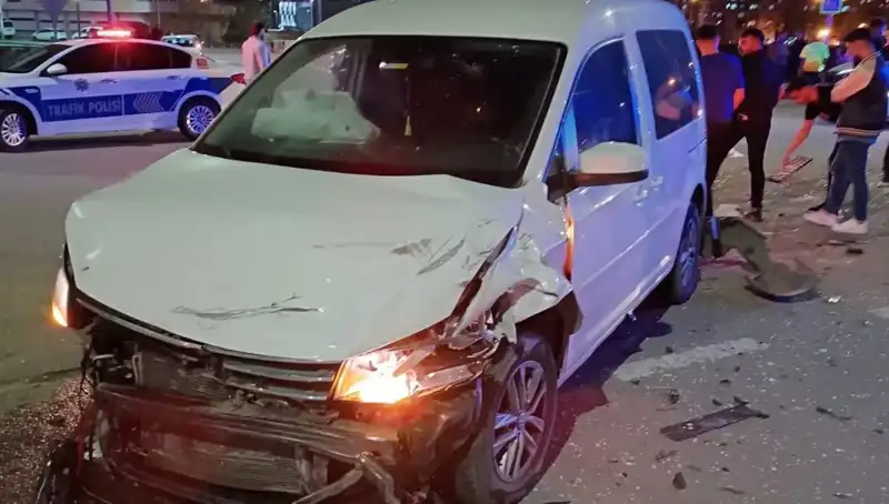 Batman’da Feci Kaza: Otomobil ve Hafif Ticari Araç Çarpıştı, 7 Yaralı