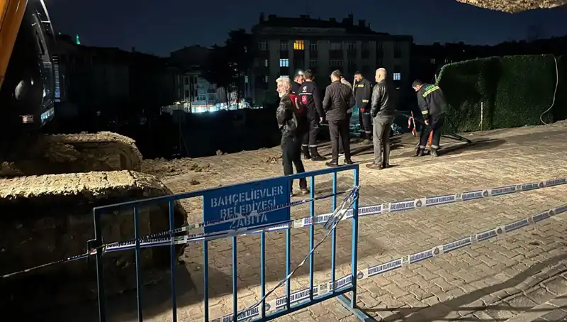 İstanbul'da İnşaat Çalışması Sırasında Yolda Büyük Çökmeler Oldu!