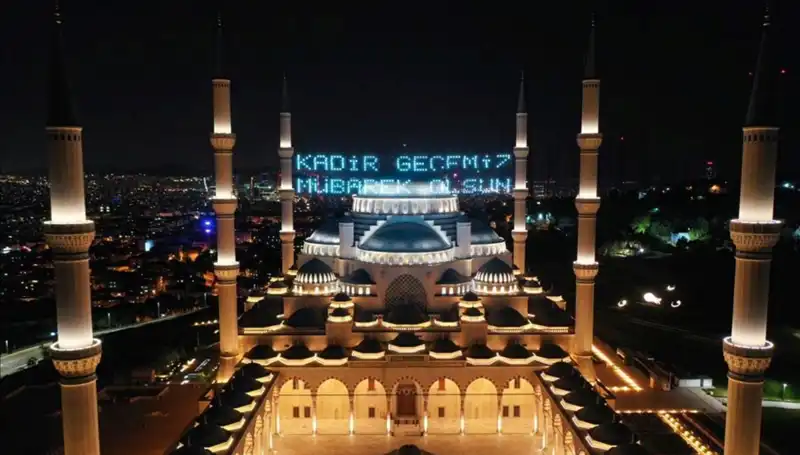 Kadir Gecesi 2025: Maneviyatın Zirve Noktası Ne Zaman?