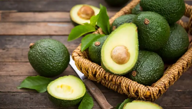 Avokado Tüketimi: Sağlık Faydaları ve Bilinmeyen Zararları
