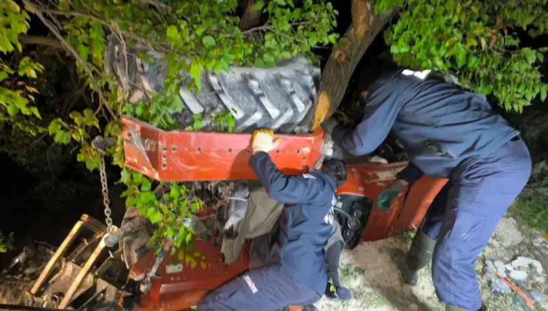Kontrolden Çıkan Traktör Devrildi: Feci Kaza Sonucu Sürücü Hayatını Kaybetti
