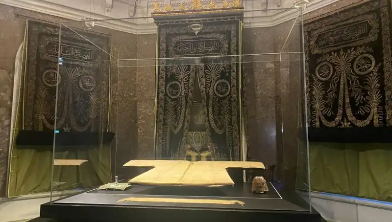 Hırka-i Şerif Ziyarete Açılıyor: İnanç ve Tarih Buluşuyor
