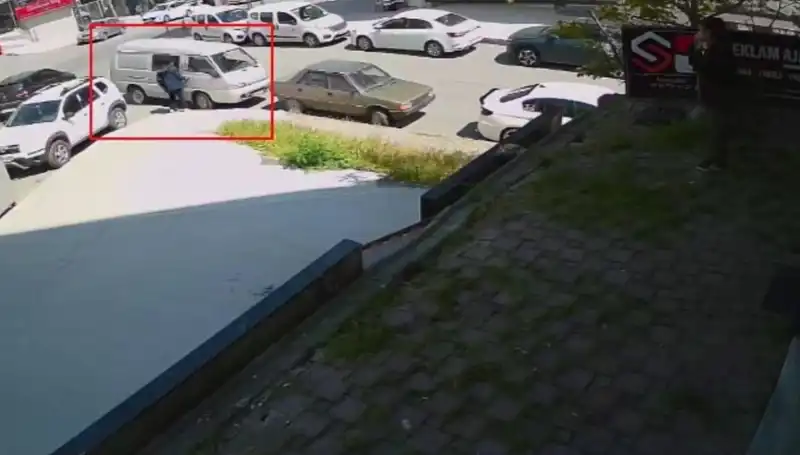 Aracını Çalmak İsteyen Hırsızı Suçüstü Yakaladı: Olayın Detayları