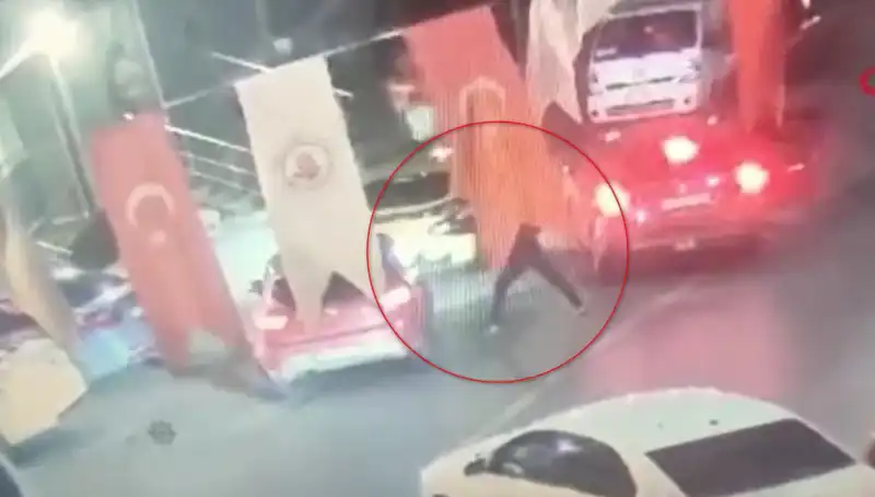 Genç Sürücüyü Kovalayanların Kurşun Yağmuru: O Anlar Kamerada