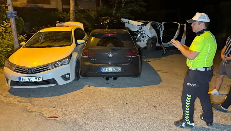 Alkollü Sürücü Sokağı Savaş Alanına Çevirdi: Üç Araç Hedefte!