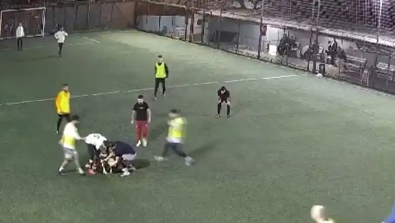 İki Ayrı Halı Sahada Yaşanan Trajik Ölüm Olayları