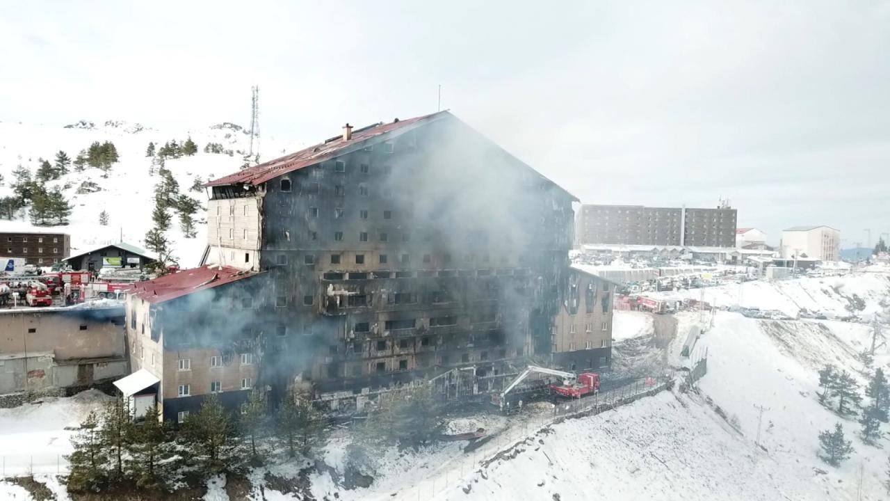 Bakan Tunç, Yangın Hakkında Açıklama Yaptı