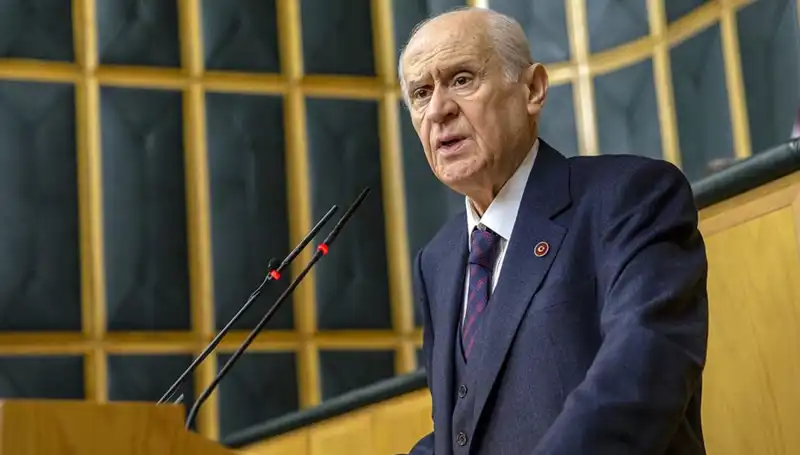 Bahçeli'den Tartışmalara Yol Açan Açıklamalar: Sokak Çağrıları Tehlike Mi?