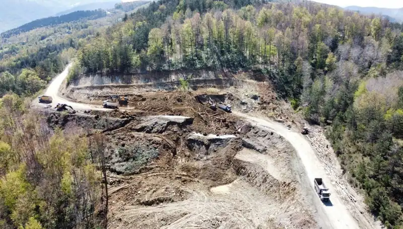 Kastamonu-Çatalzeytin Kara Yolunda Şok Heyelan: Trafik Durma Noktasına Geldi!