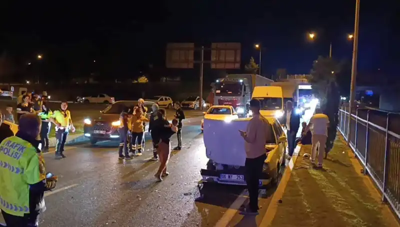 Otoyolda Kural Dışı Geri Dönüş: İki Çocuk ve İki Yetişkin Yaralı