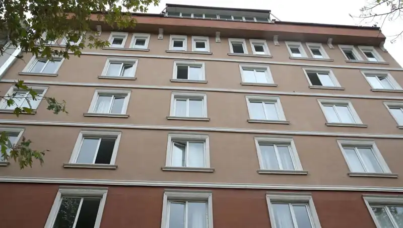 Kastamonu'da Otel Penceresinden Düşen Kadın Hayatını Kaybetti: Olayın Ardındaki Gerçekler