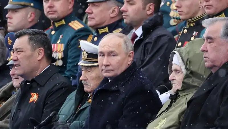 Rus Ordusu Gücünü Arttırıyor: Putin'den Tarihi Askeri Çağrı
