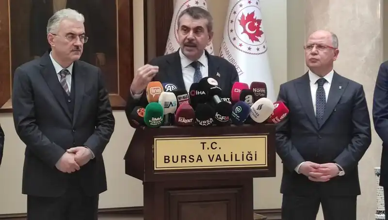 Bakan Tekin, Protestolara Katılan Çalışanlara Uyarılarda Bulundu