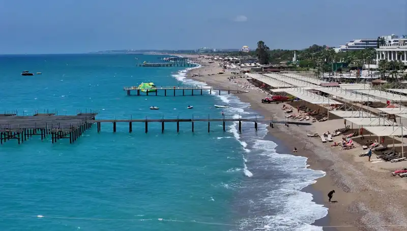 Antalya Sahilleri: Güneşin Altında Huzurlu Bir Kaçamak