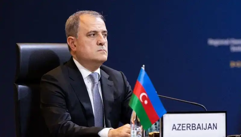 Azerbaycan ve Ermenistan'dan Tarihi Anlaşma: Barışa İlk Adım Atıldı