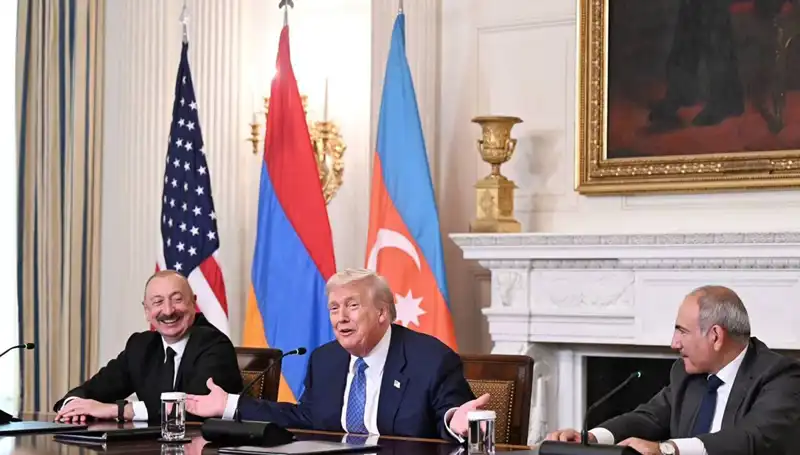 Aliyev'den Ermenistan'a Anayasa Çağrısı: Barış İçin Zaman Kaybetmeyelim!