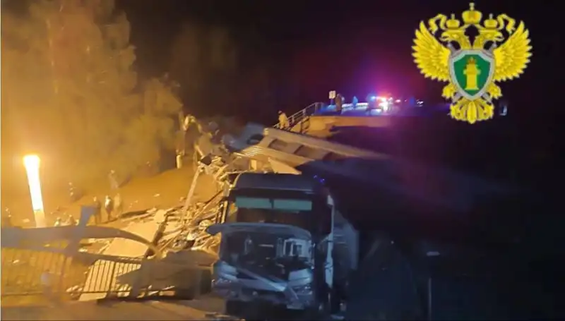 Rusya’da Köprü Çöktü, Tren Kazasında Can Kaybı: 7 Ölü