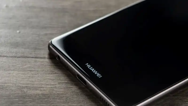 Huawei, Yeni Katlanabilir Telefonunu Duyurdu: Fark Yaratan Özellikler ve Tasarım
