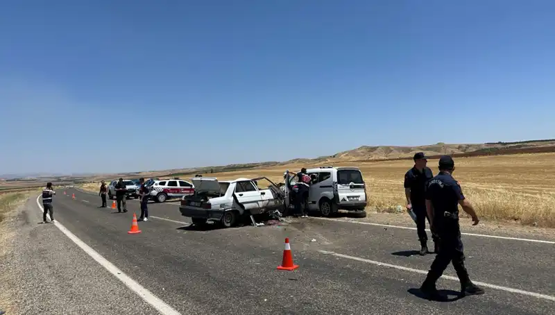 Adıyaman'da Feci Trafik Kazası: 4 Can Kaybı ve Çok Sayıda Yaralı